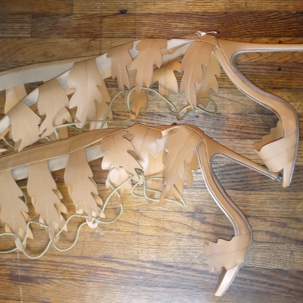 Flower style long boot, camel, sixe 7